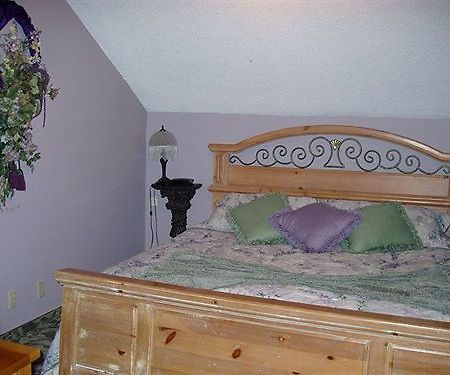 The Historic Brook Forest Inn Evergreen Exterior foto